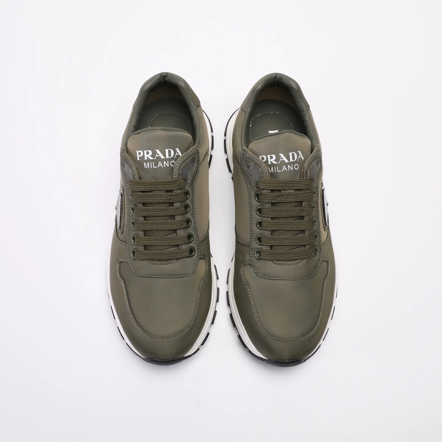 Batch 580 [PRADA] Men's shoes are popular in the counter, official website synchronization, high-quality shipments. Fabric: original cowhide with snakeskin. Lining: cowhide feet + cowhide lining. Outsole: original TPU + foam. Size: 38-46